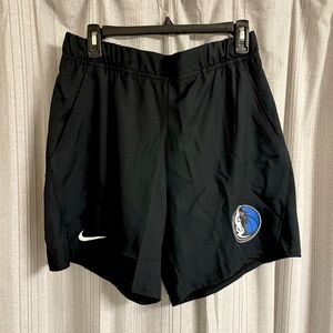 nike standard fit 7” length shorts dallas mavericks shorts